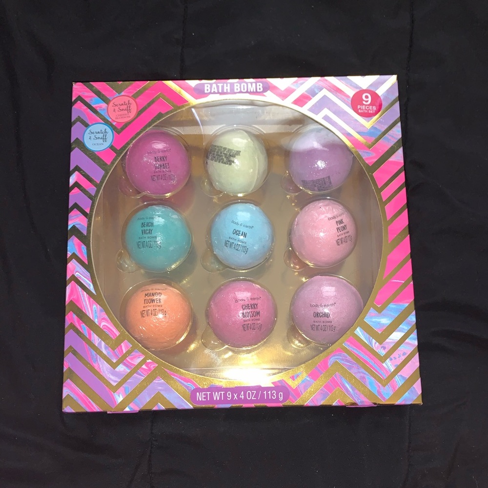 Set of 9 bath bombs